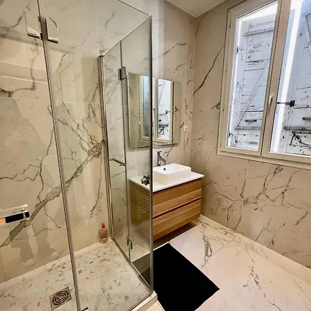 Splendid 1 Bedroom And 1 Sofabed Renovated 2p3 By Rivaevent カンヌ