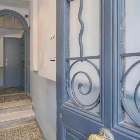 Daire Splendid 1 Bedroom And 1 Sofabed Renovated 2p3 By Rivaevent